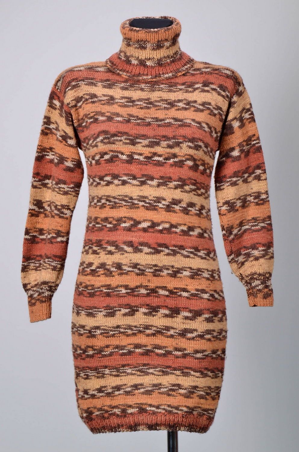 Robe tricotée en laine faite main photo 1