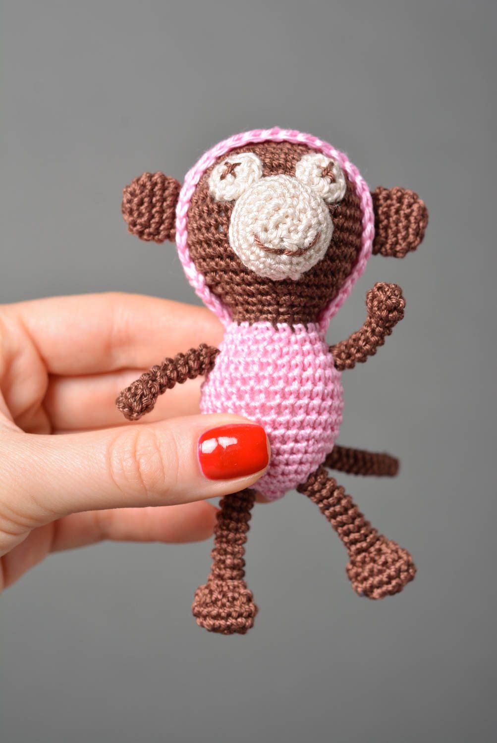 Мягкая игрушка ручной работы игрушки крючком детская игрушка Обезьянка в розовом фото 3