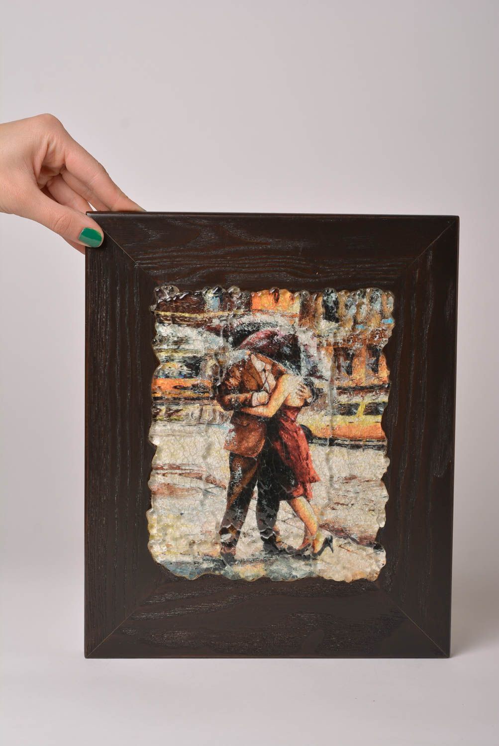 Панно на стену подарок ручной работы красивая картина из стекла Пара под дождем фото 2
