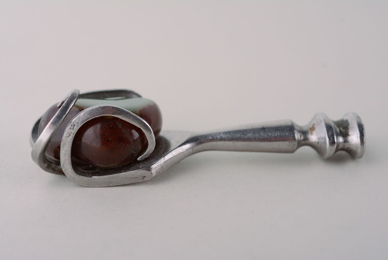 Colgante de metal de tenedor de cuproníquel hecho a mano  foto 2