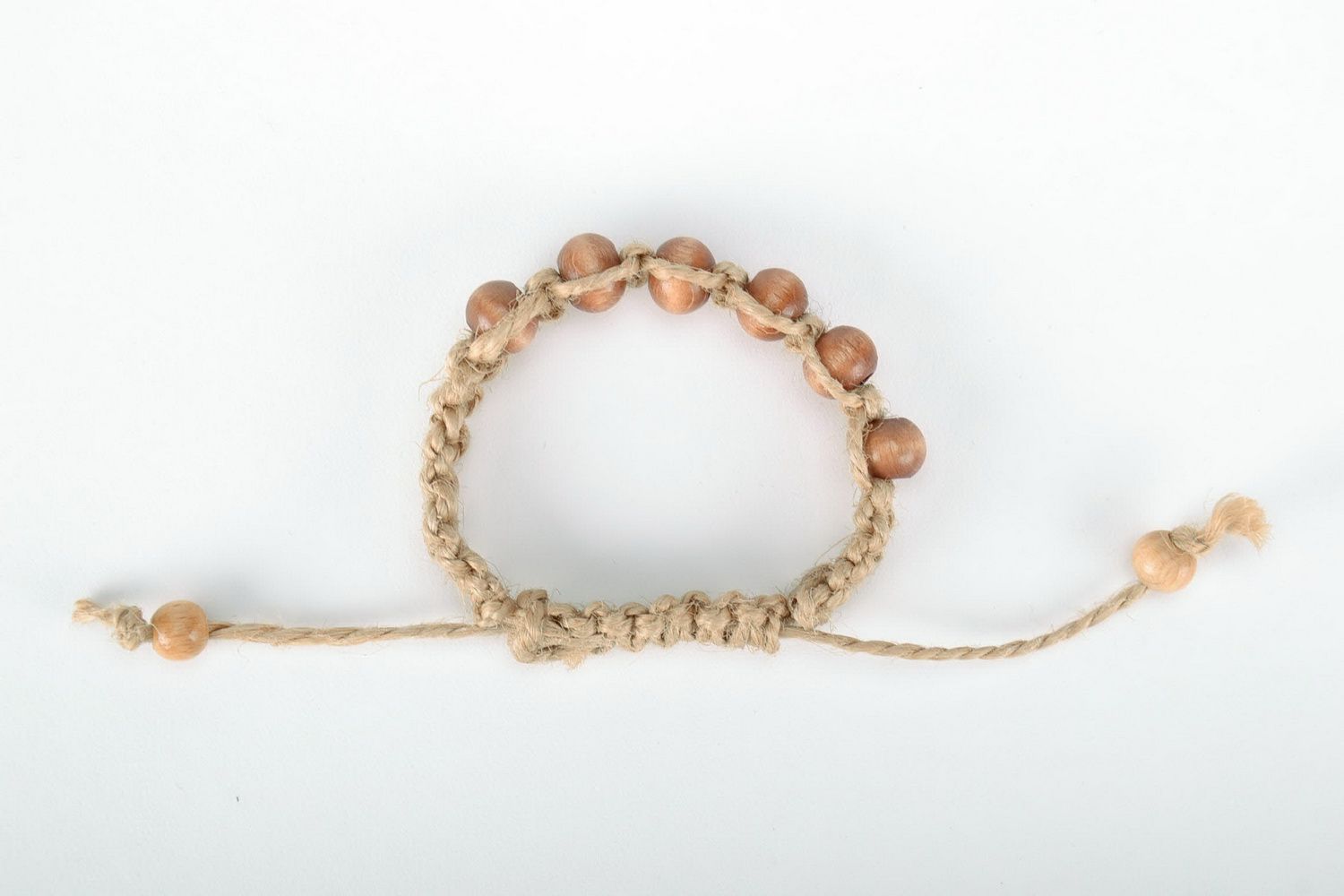 Bracelet fait main en perles de bois photo 4