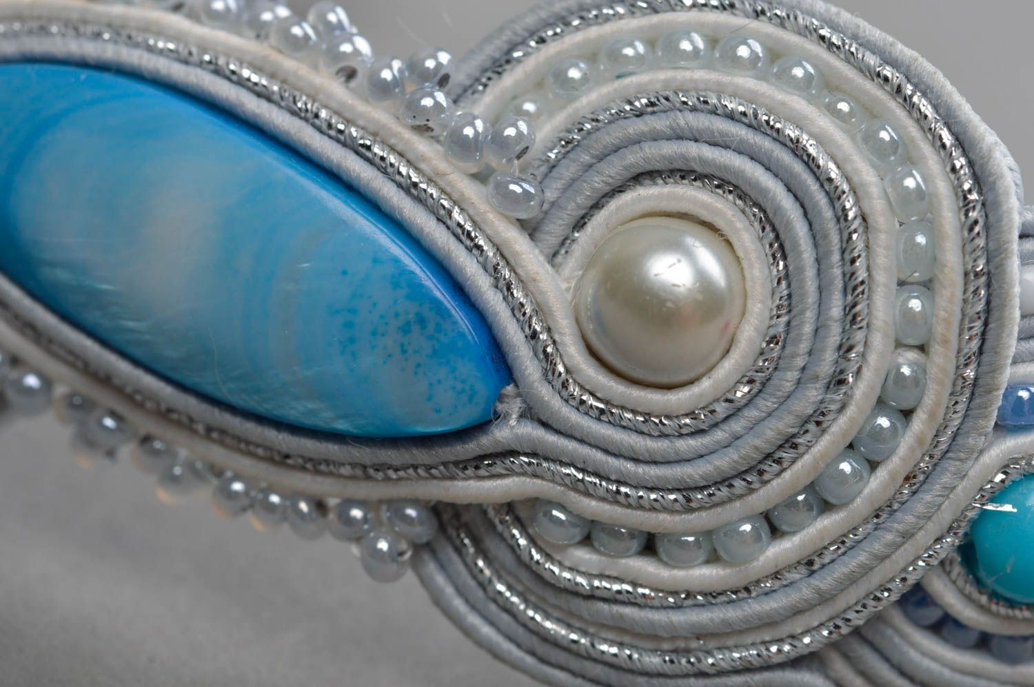 Prachtvolles originelles Armband handmade in Soutache Technik grau blau  foto 5