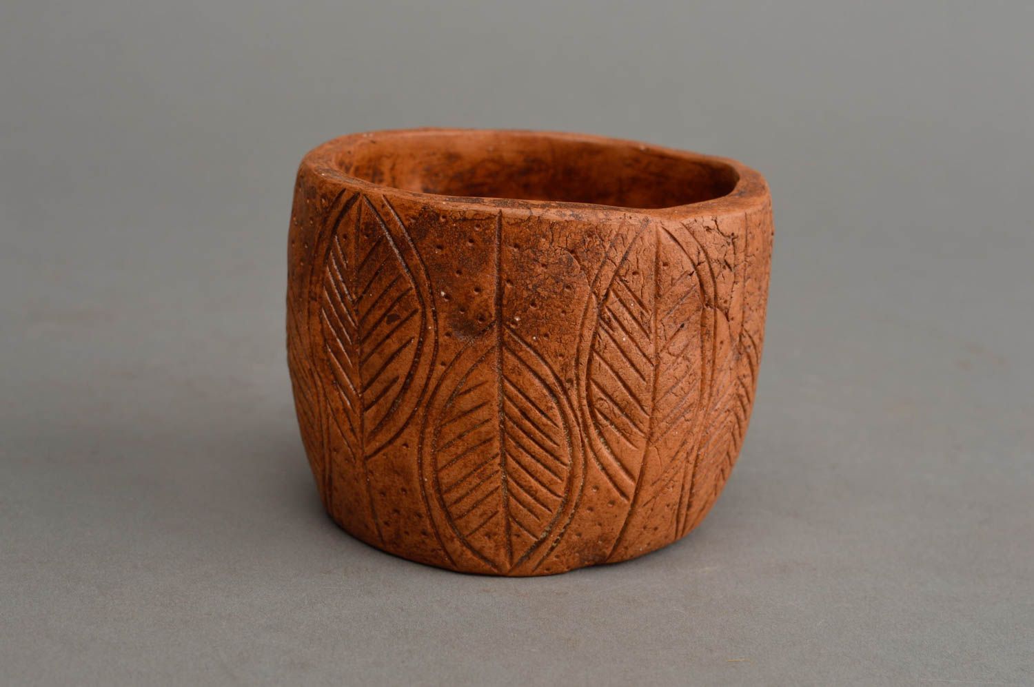 Gobelet en céramique fait main avec motif de feuille vaisselle ethnique photo 2