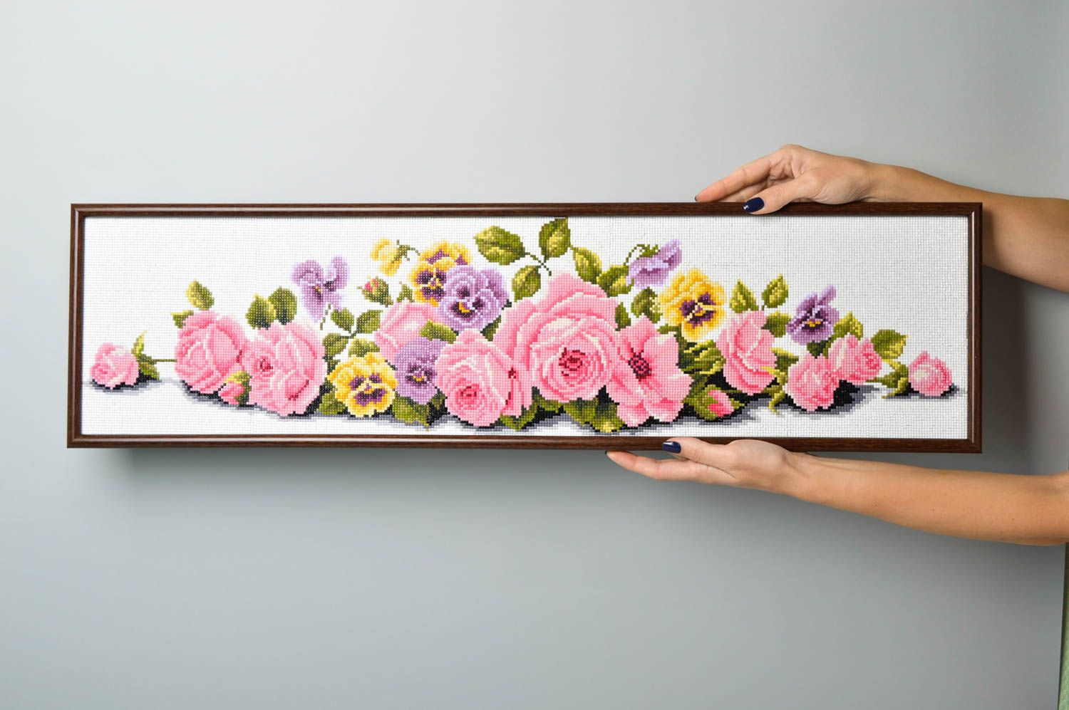 Tableau brodé Décoration murale fait main avec fleurs Cadeau original encadré photo 2