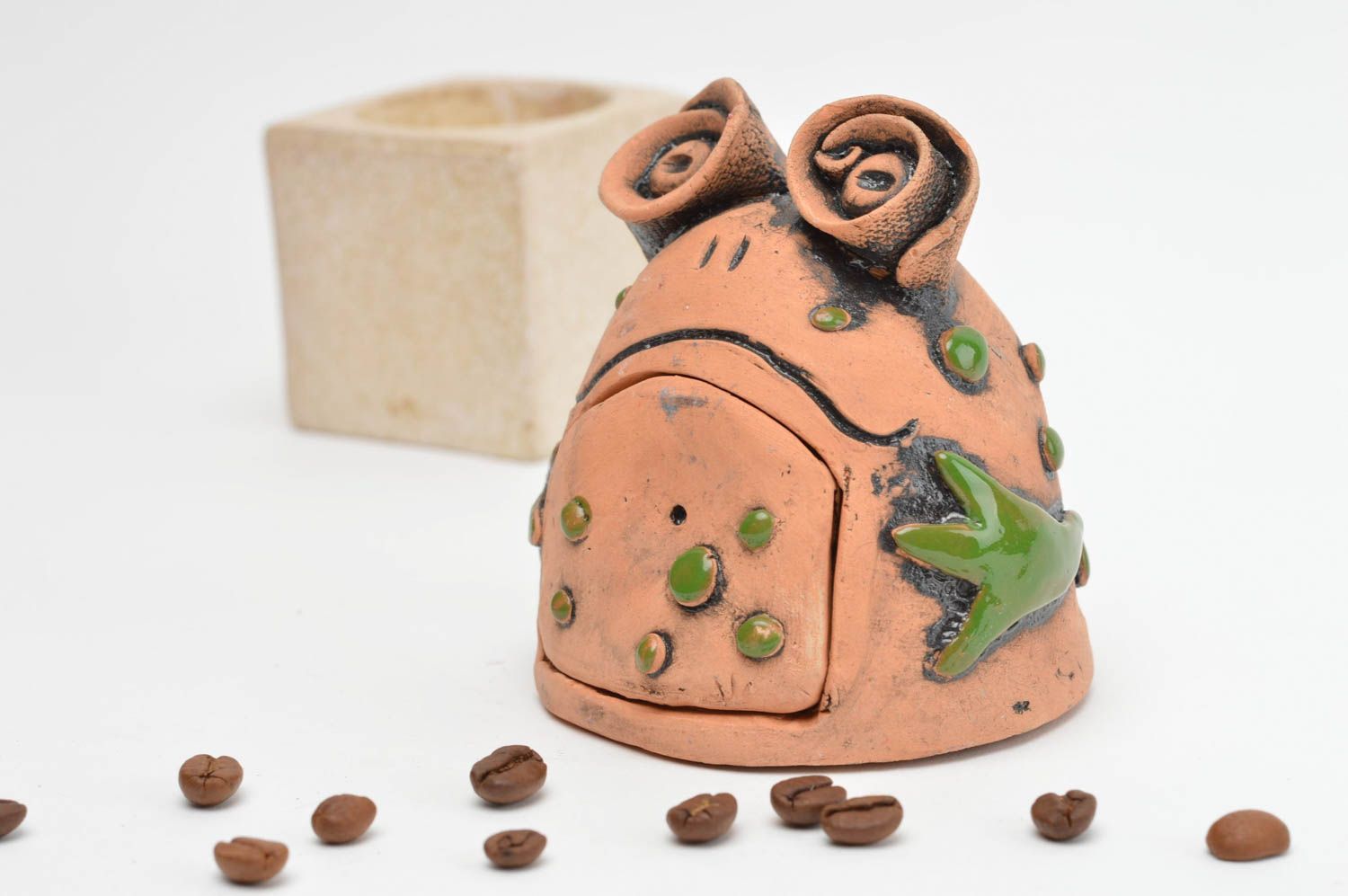 Необычная керамическая шкатулка в виде лягушки хенд мейд из глины для мелочей   фото 1
