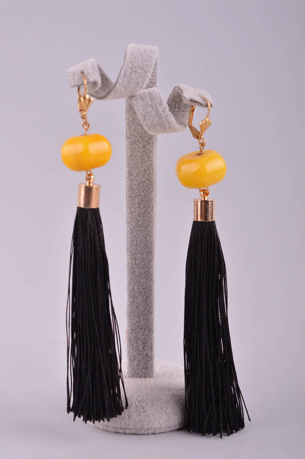 Плетеные серьги украшение ручной работы длинные серьги авторские черные с желтым фото 2