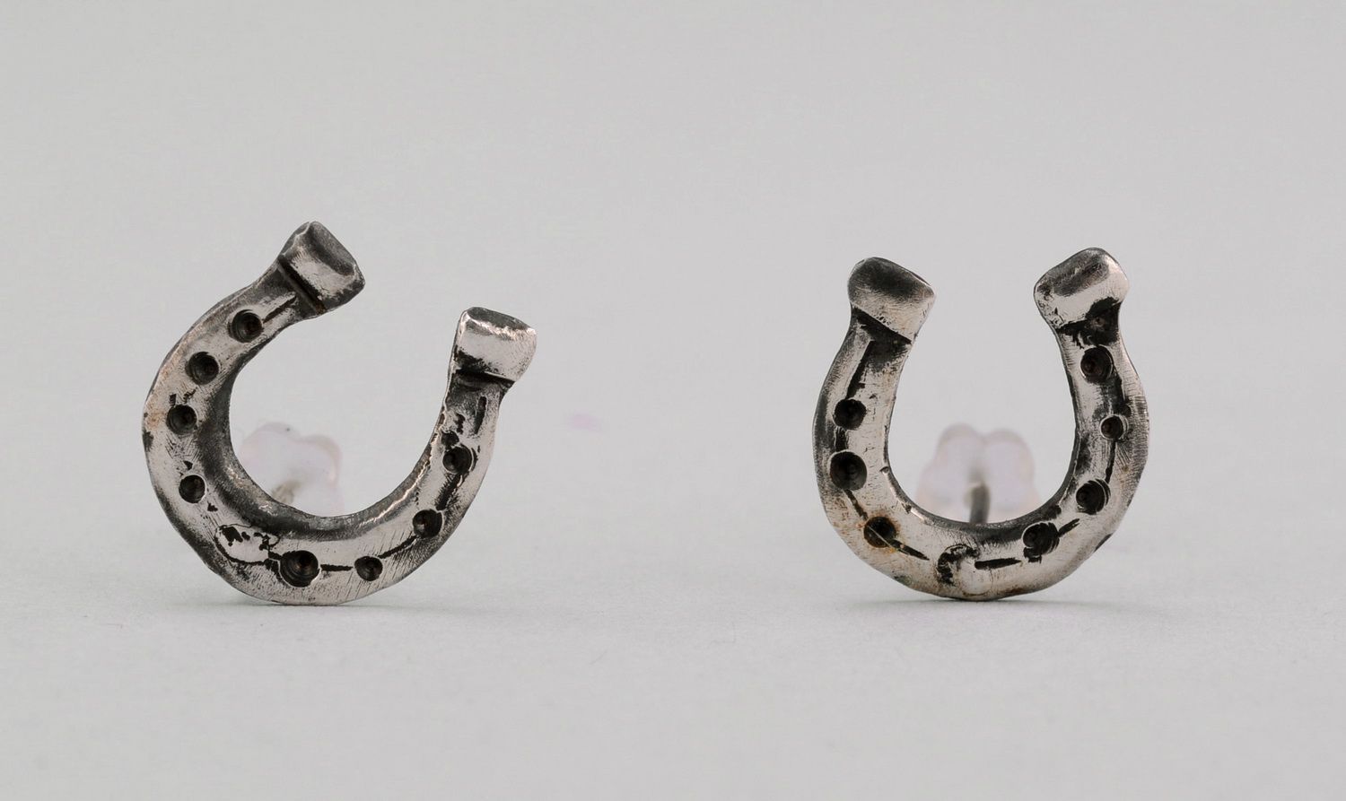 Handgemachte Ohrringe aus Metall  „Hufeisen“ foto 1