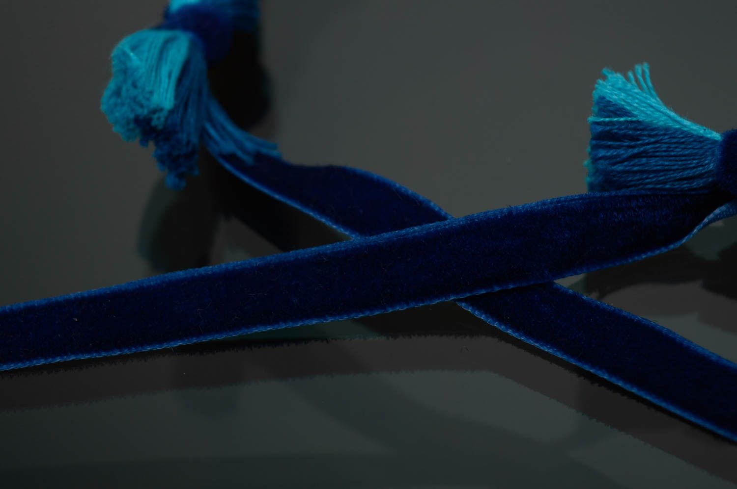 Blue textile necklace made of moulin threads and chain photo 5