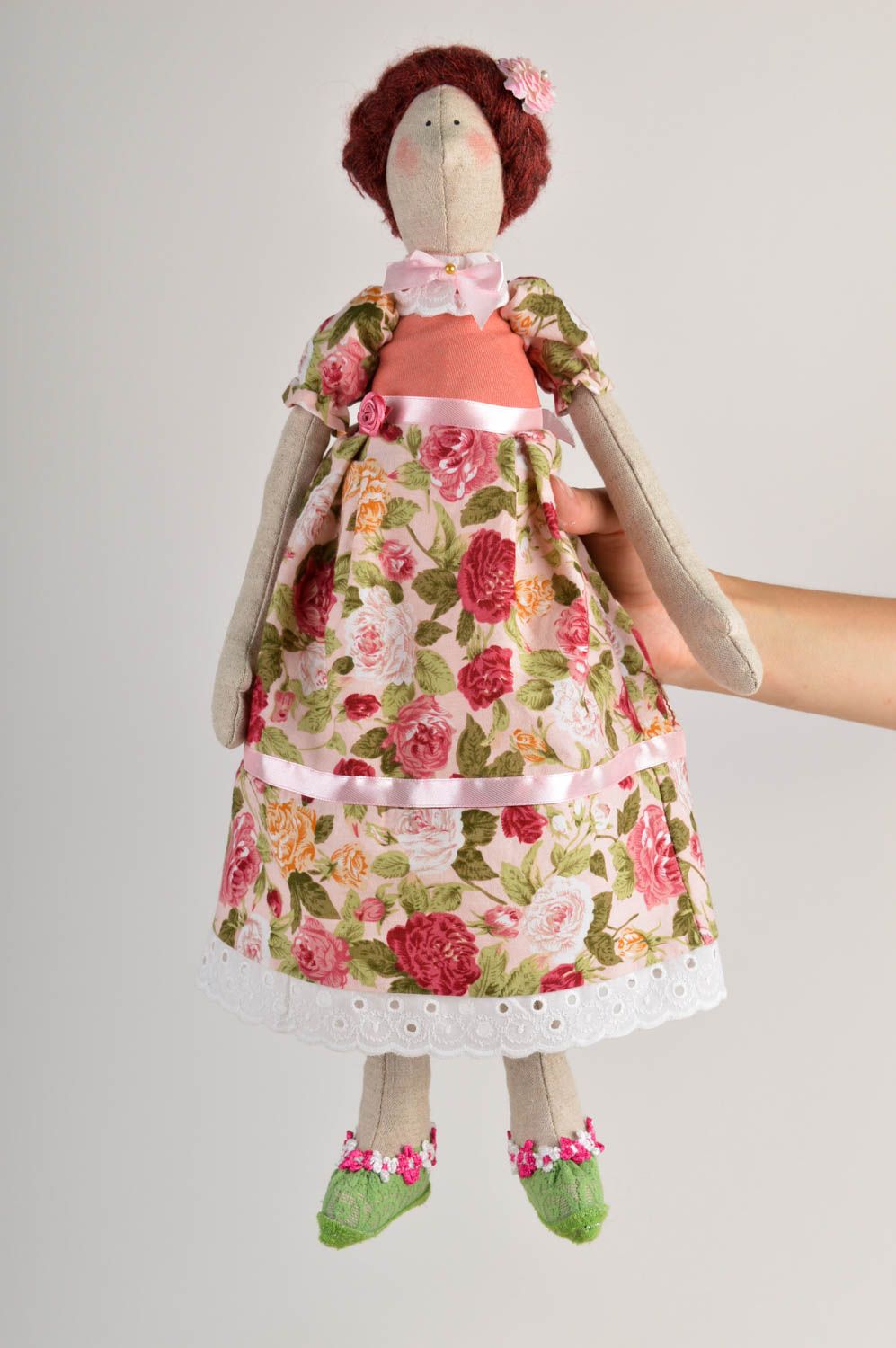 Кукла ручной работы кукла из ткани мягкая кукла из льна в цветочном платье фото 5