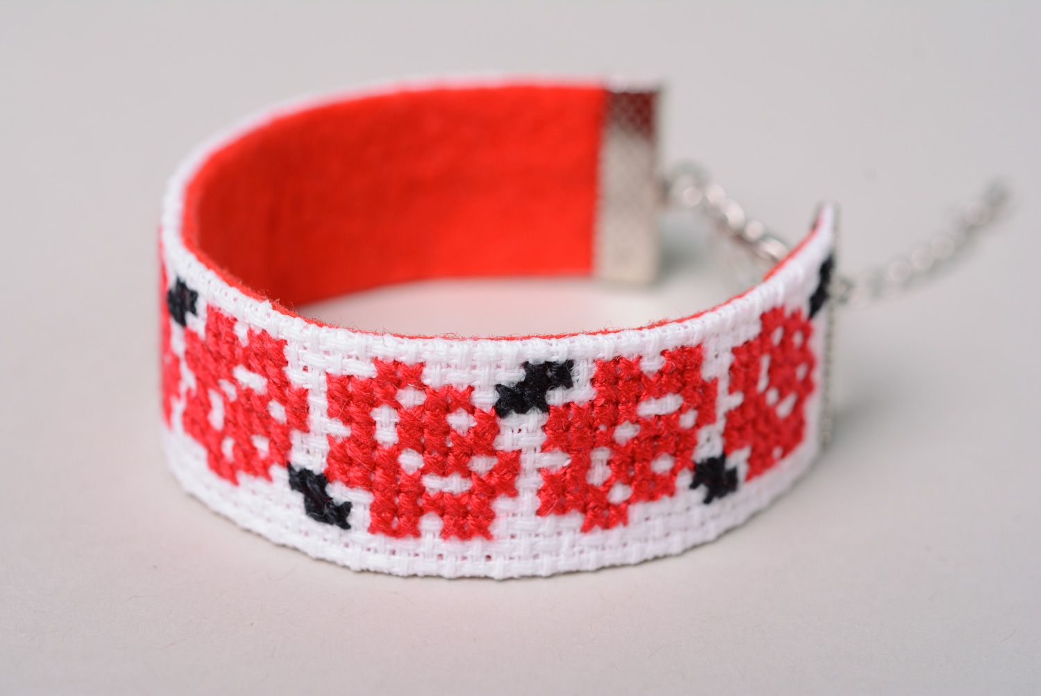 Handmade ethnic embroidered bracelet photo 2