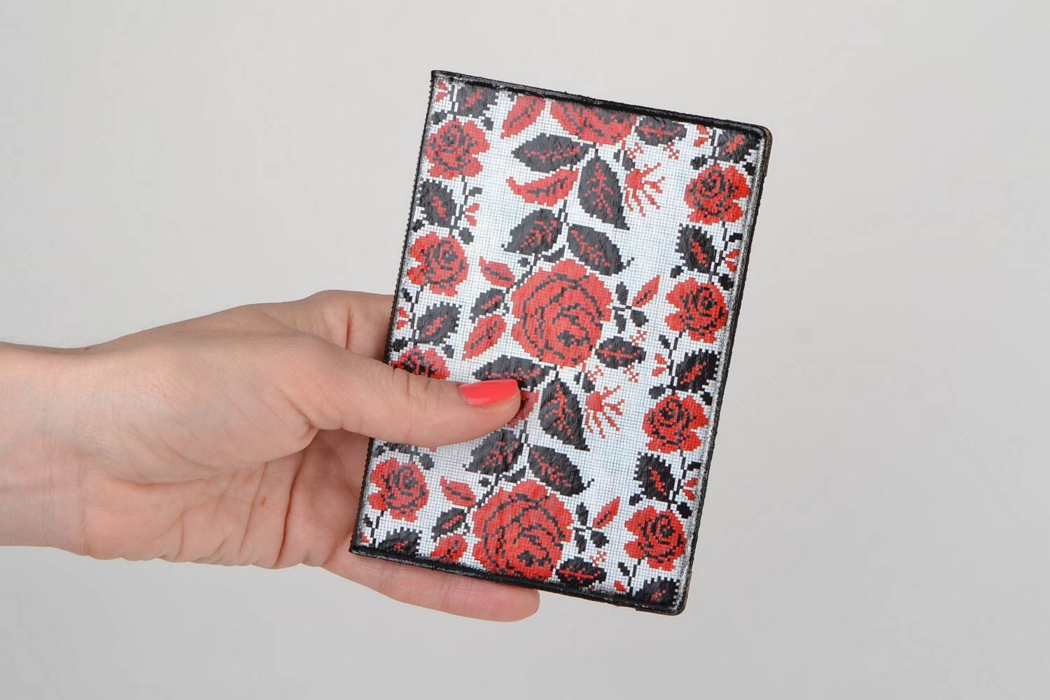 Porte-passeport à fleurs dessin dans le style ethnique fait main faux cuir photo 2