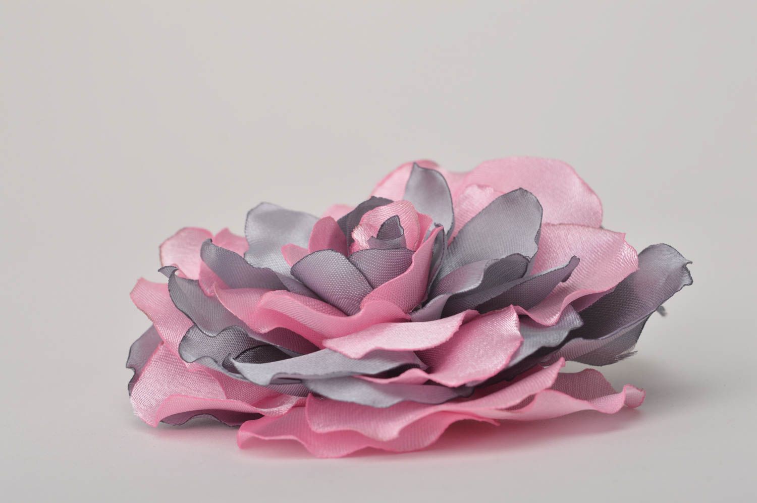 Broche Barrette fleur rose-gris faite main grande en satin Cadeau pour femme photo 3