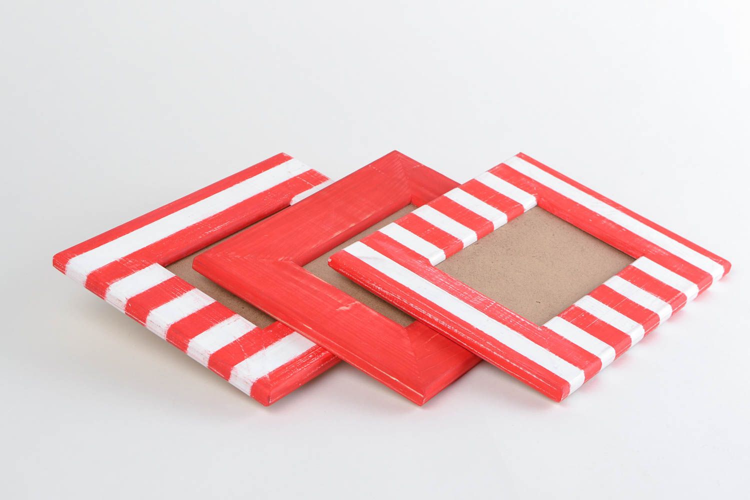 Рамка для фото деревянная прямоугольная красная небольшая ручной работы 10х15 фото 4