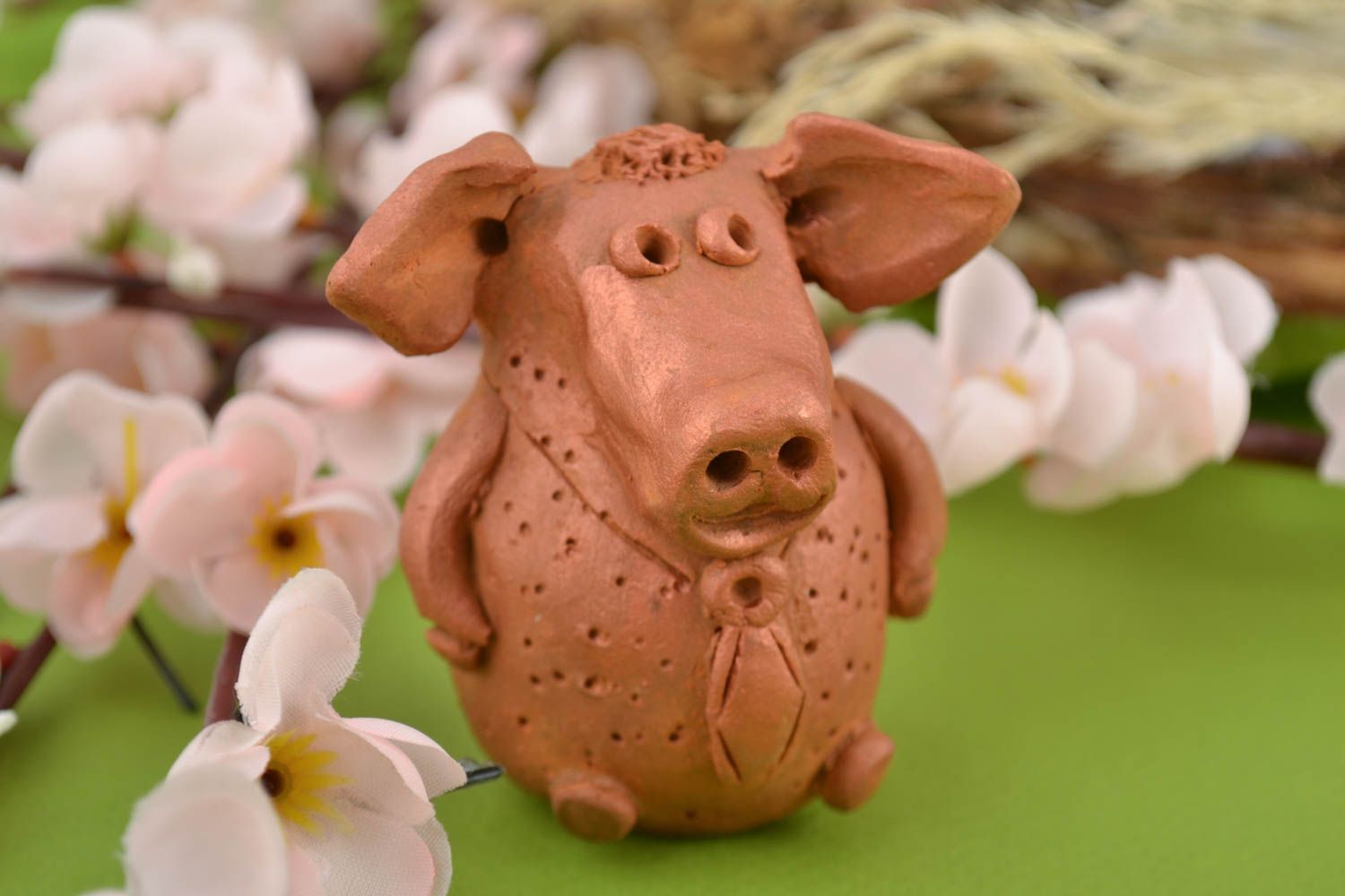 Handmade Dekofigur Schwein Keramik Deko Figur aus Ton mit Acrylfarbe bemalt foto 1