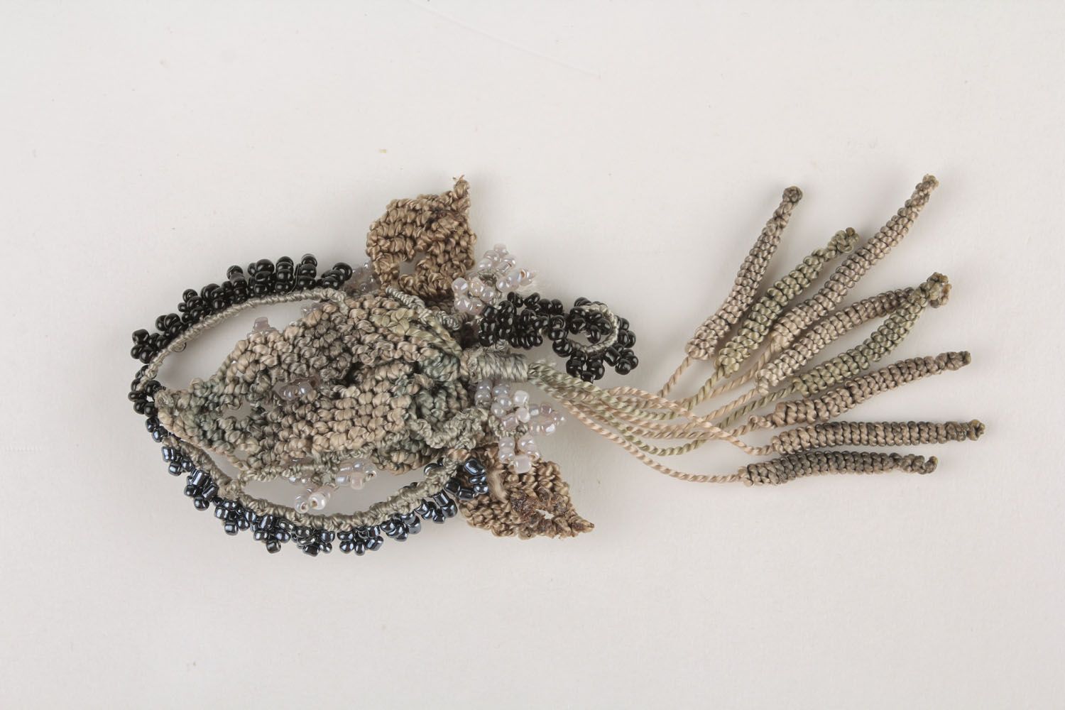 Brooch made of threads and beads  photo 3
