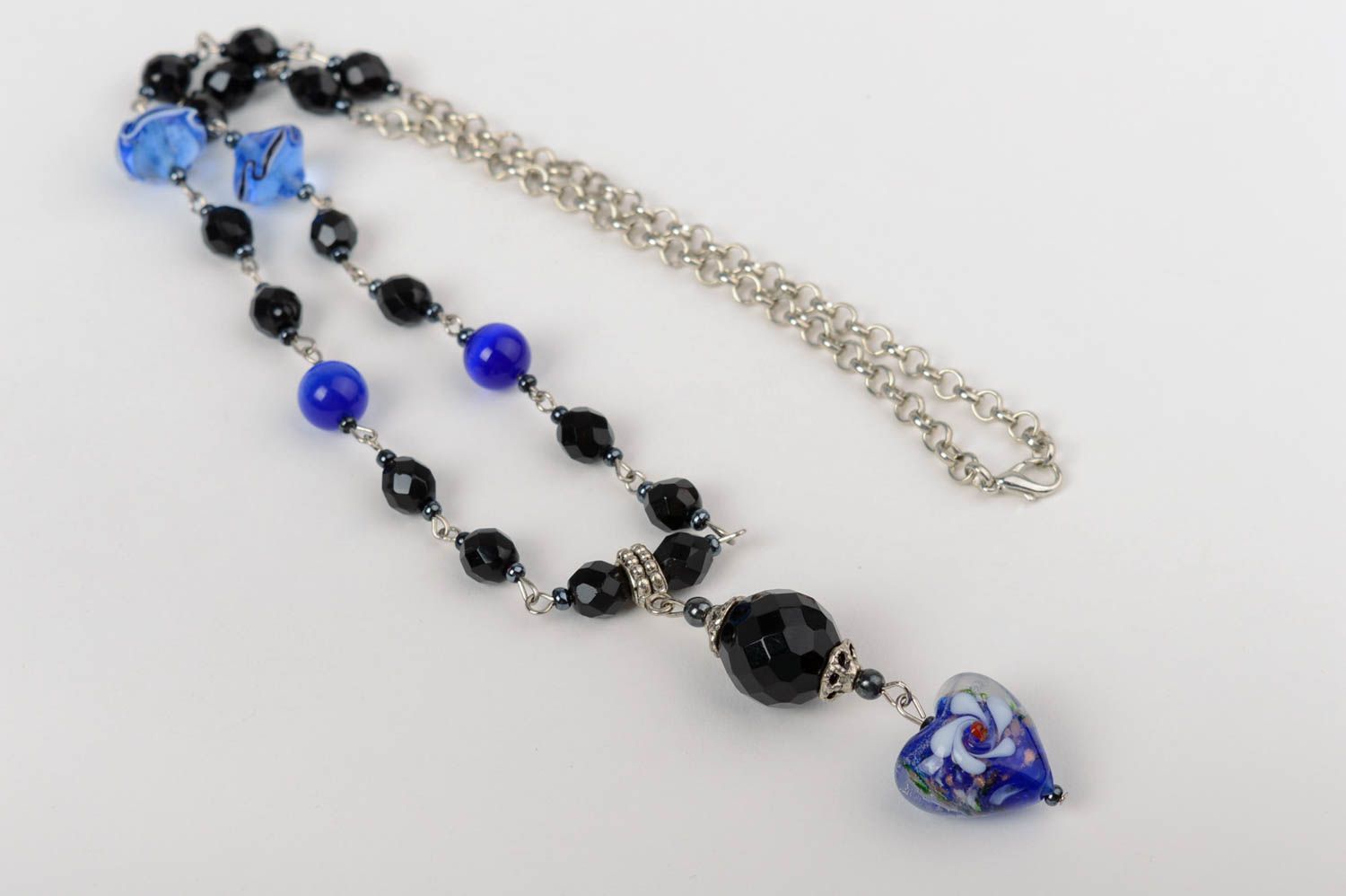 Schwarz blaue handmade Halskette aus Kristall Perlen und Naturstein Katzenauge  foto 5