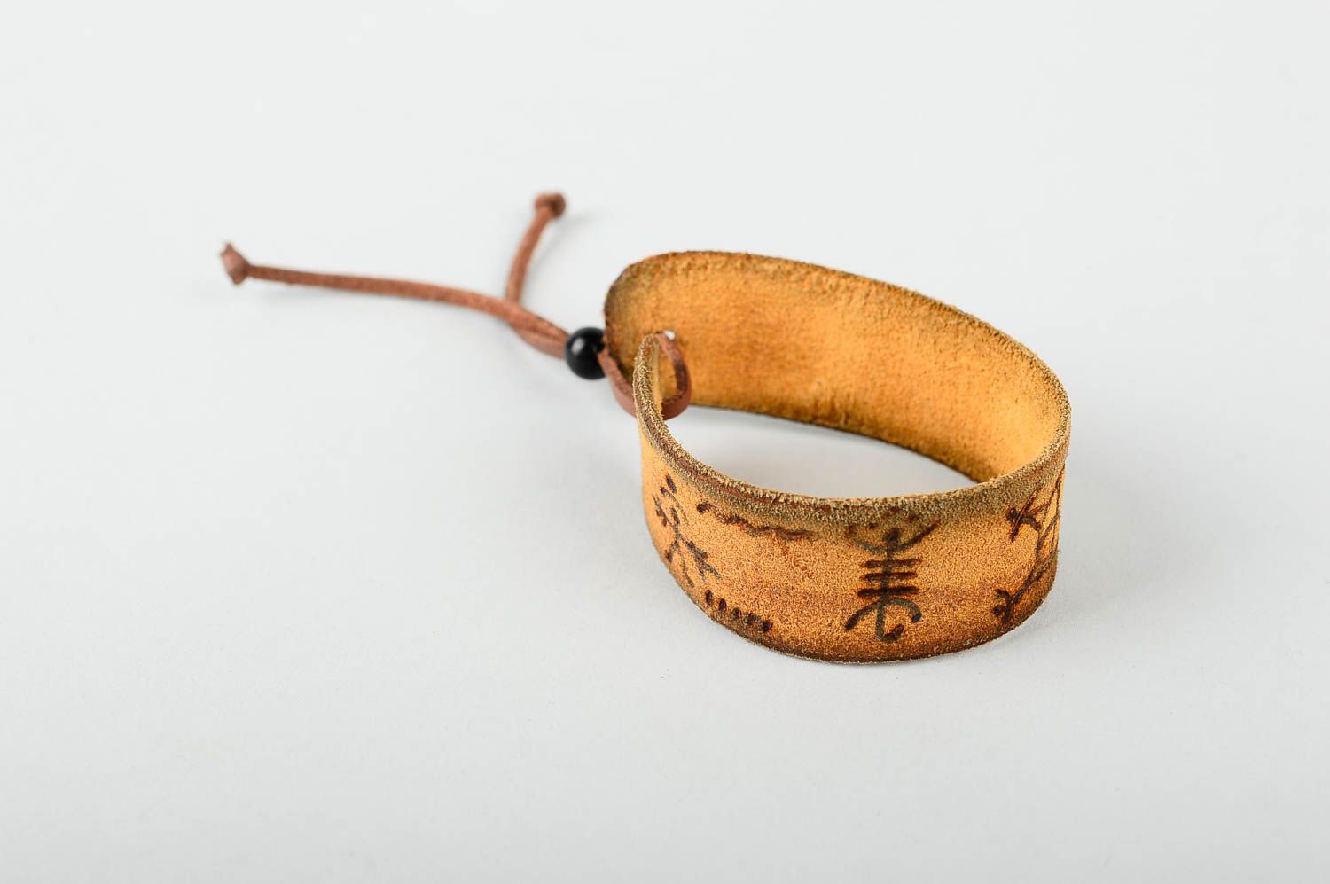 Bracelet en cuir fait main Bracelet large ethnique marron clair Accessoire femme photo 2