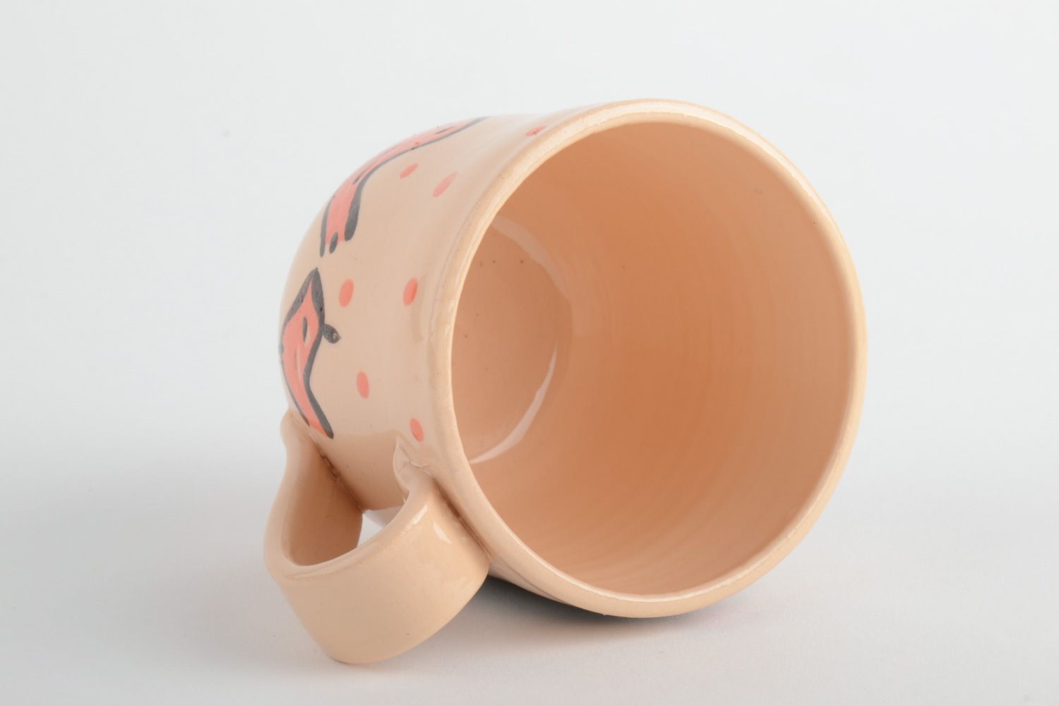 Глиняная чашка расписанная эмалью и покрытая глазурью с рисунком птички фото 4