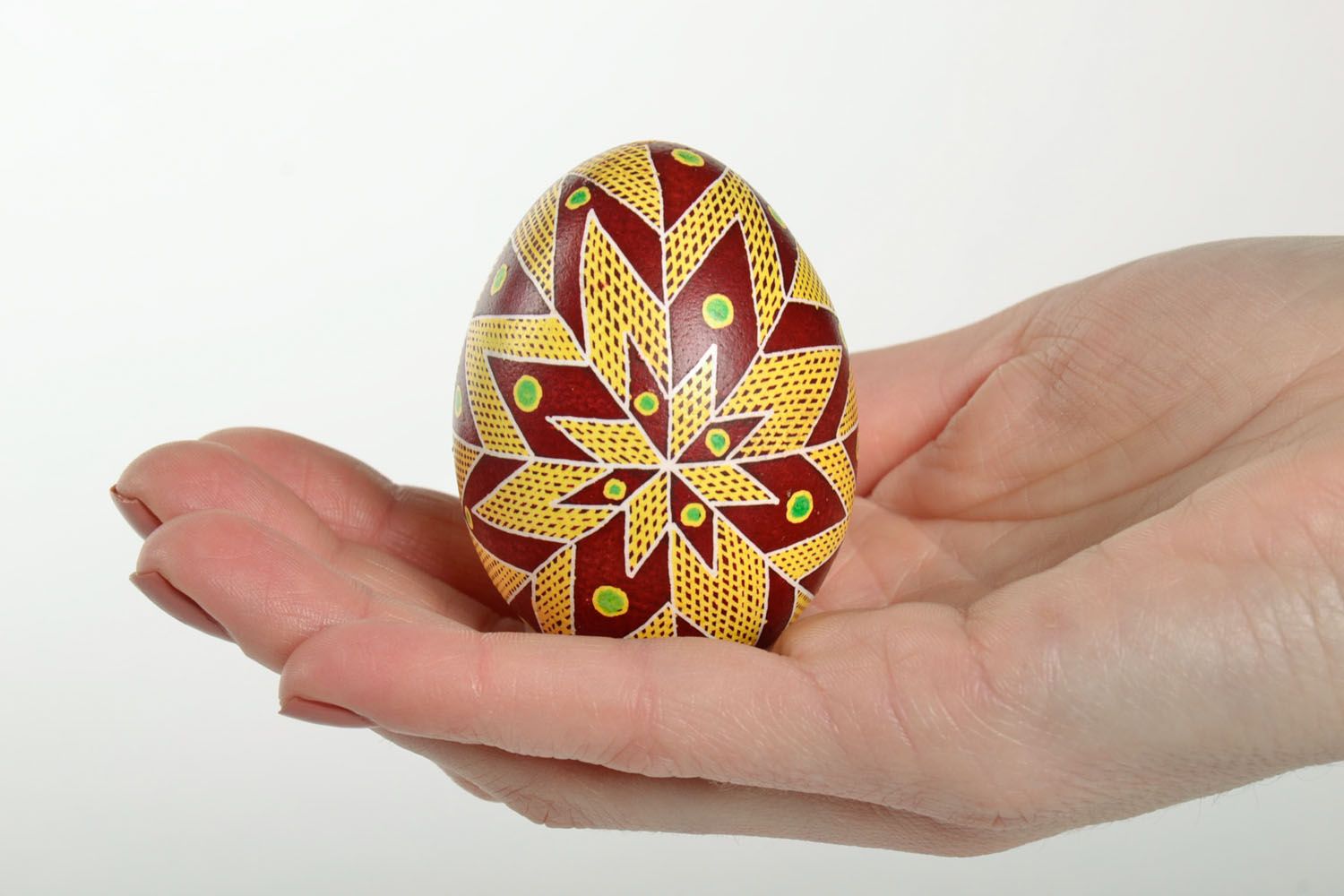 Easter egg painted with wax photo 2