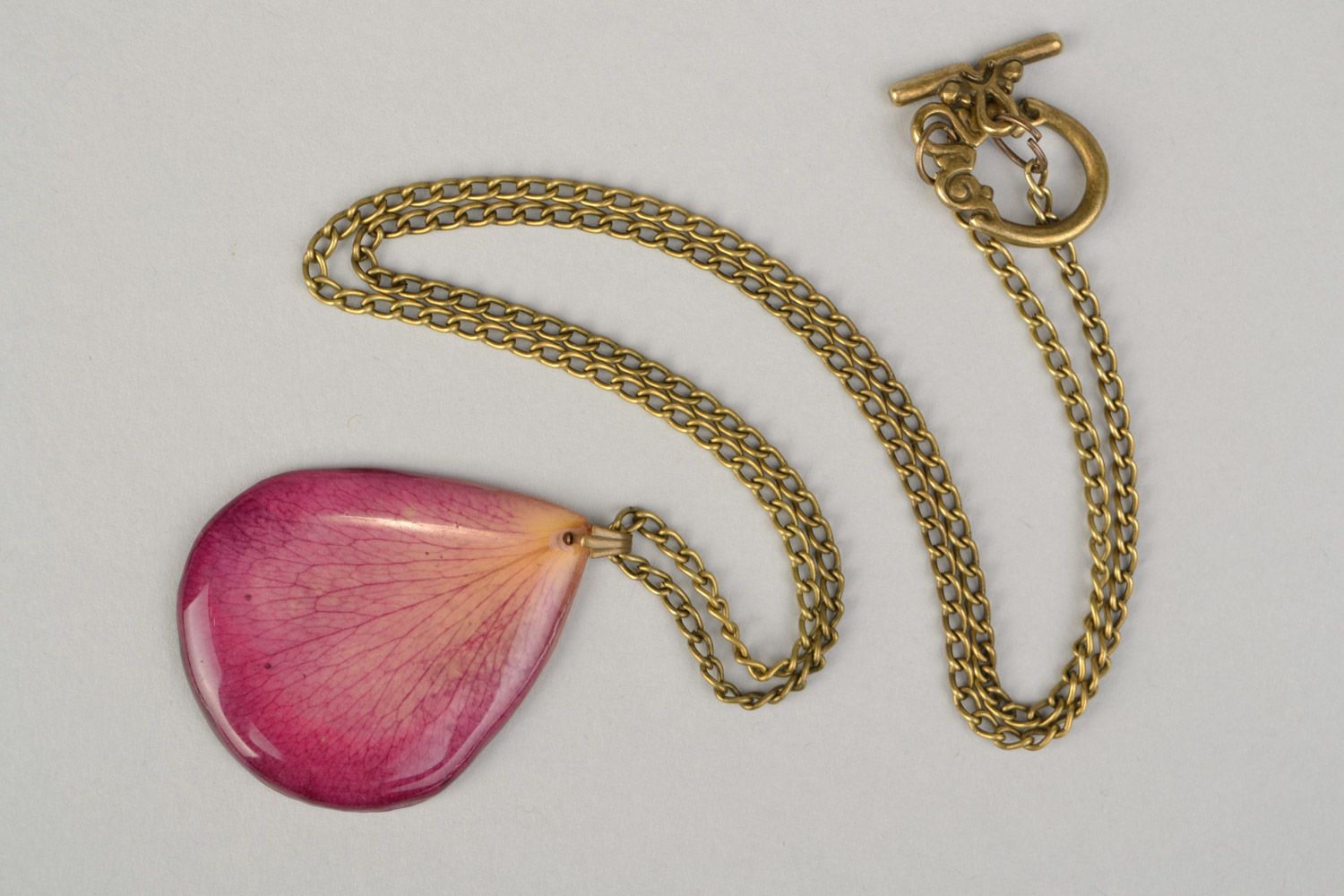 Handmade pendant on long chain with rose petal coated with epoxy photo 3