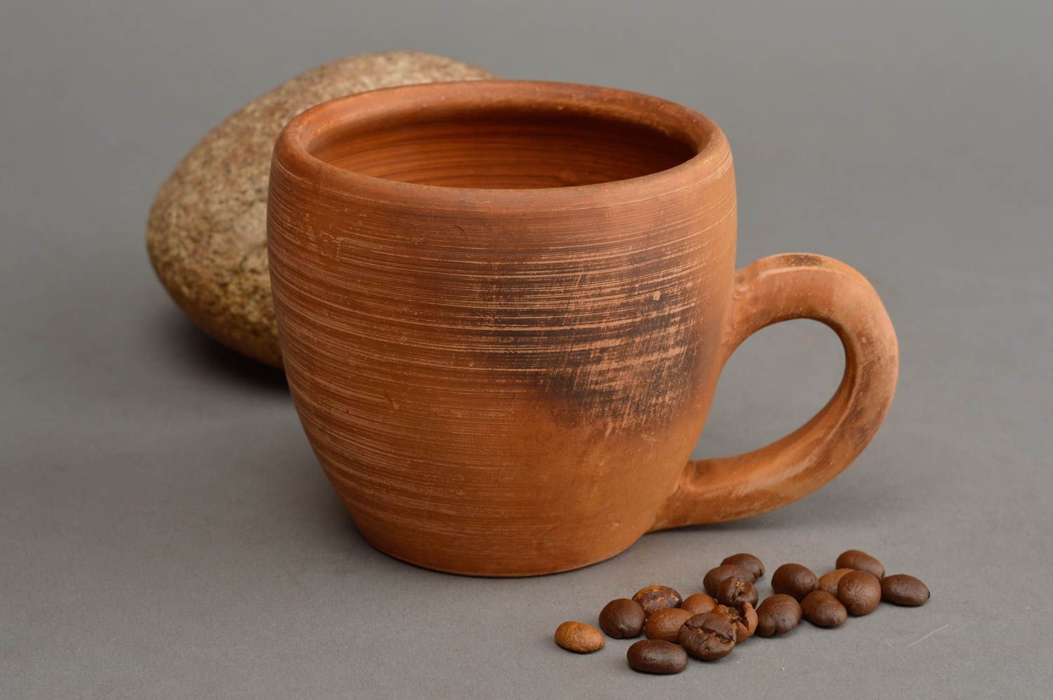 Керамическая чашка коричневая с ручкой маленькая 150 мл необычная ручной работы фото 1