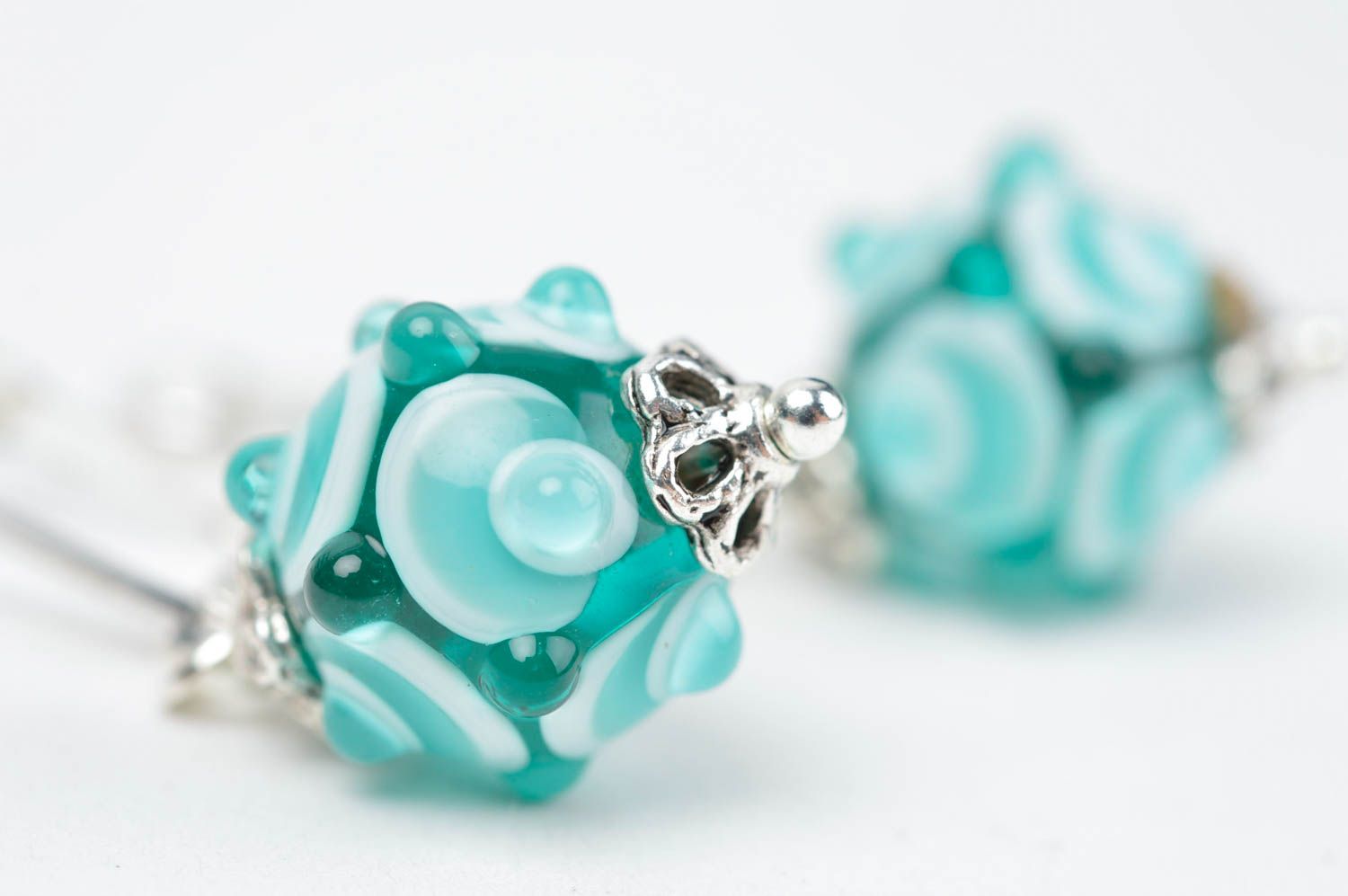 Schöne Ohrringe aus Glas handgemachte Ohrringe passendes Geschenk für Frauen  foto 3