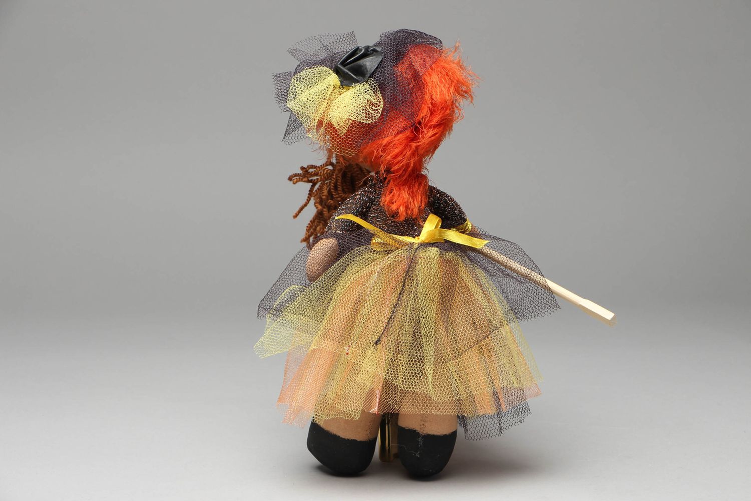 Bambola in stoffa fatta a mano streghetta bella giocattolo di design originale
 foto 3