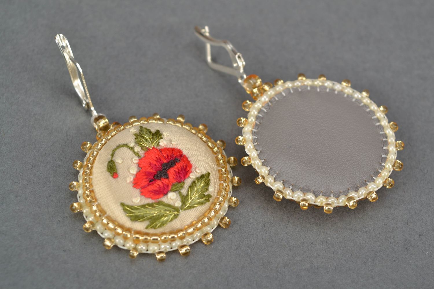 Round satin stitch embroidered earrings Red Poppies photo 3