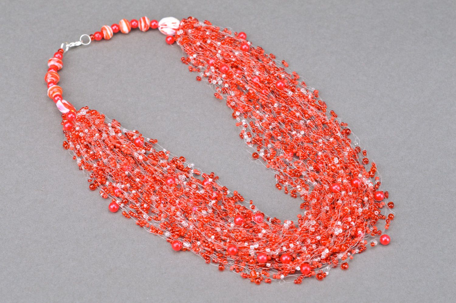 Grand collier de perles de rocaille rouge volumineux bijou original fait main photo 2