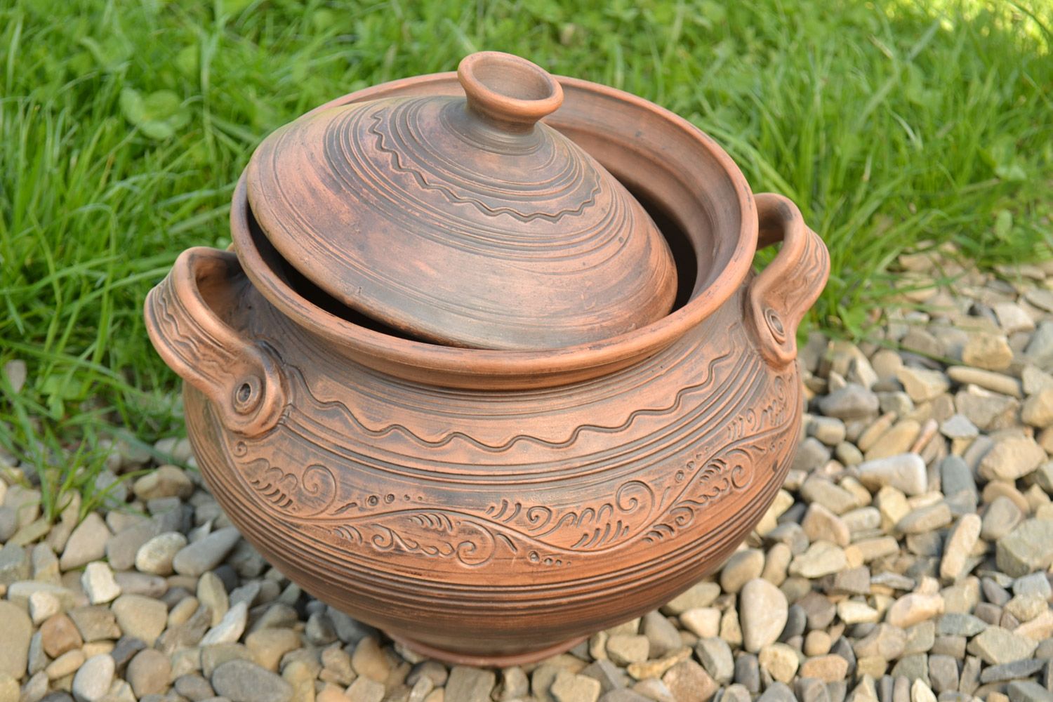 Large handmade ceramic pot with lid kilned with the use of milk for 4 l photo 1