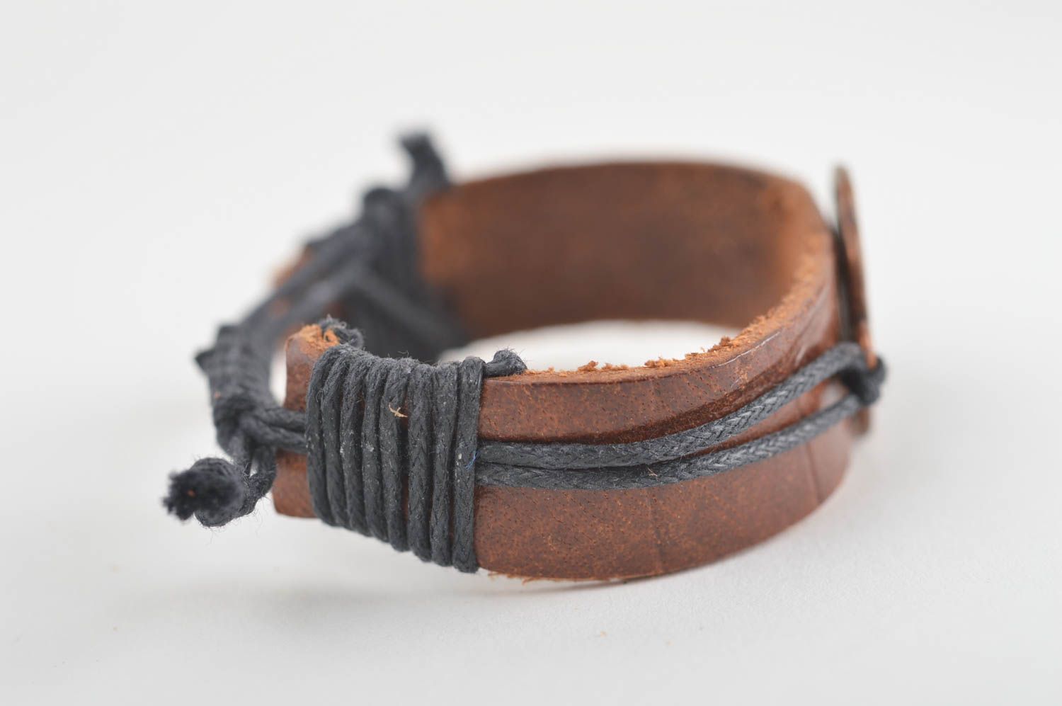 Браслет ручной работы браслет из кожи дизайнерское украшение коричневое розочка фото 3