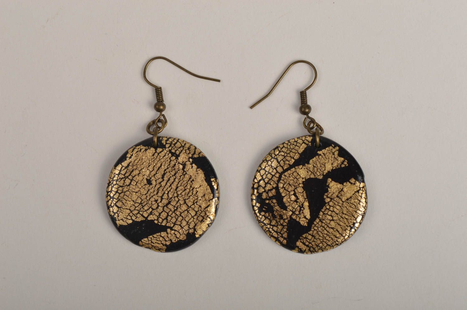 Украшение ручной работы модные серьги черное золото серьги из полимерной глины фото 3