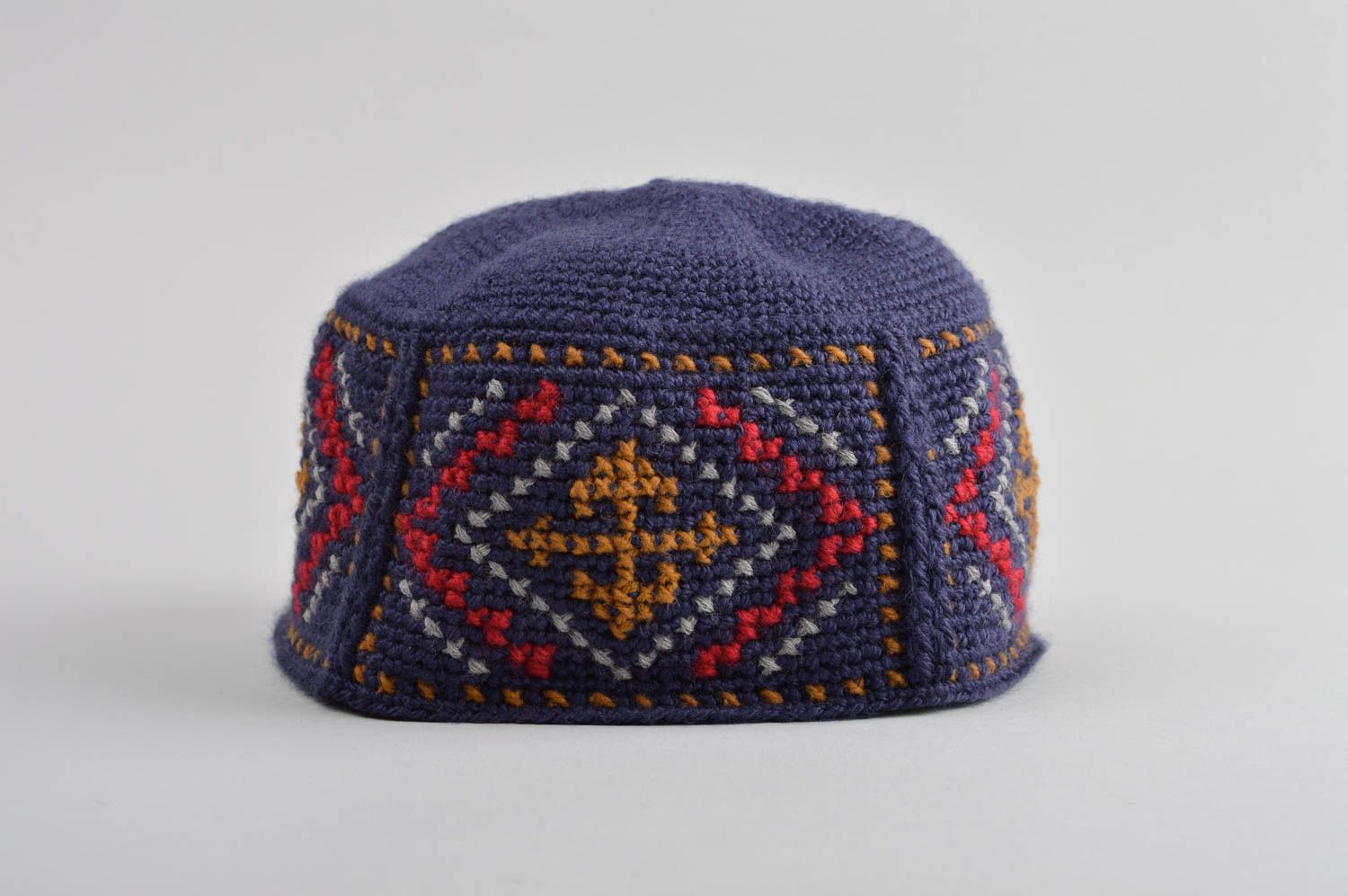 Вязаная шапка ручной работы мужская шапка красивая зимняя шапка фиолетовая фото 4