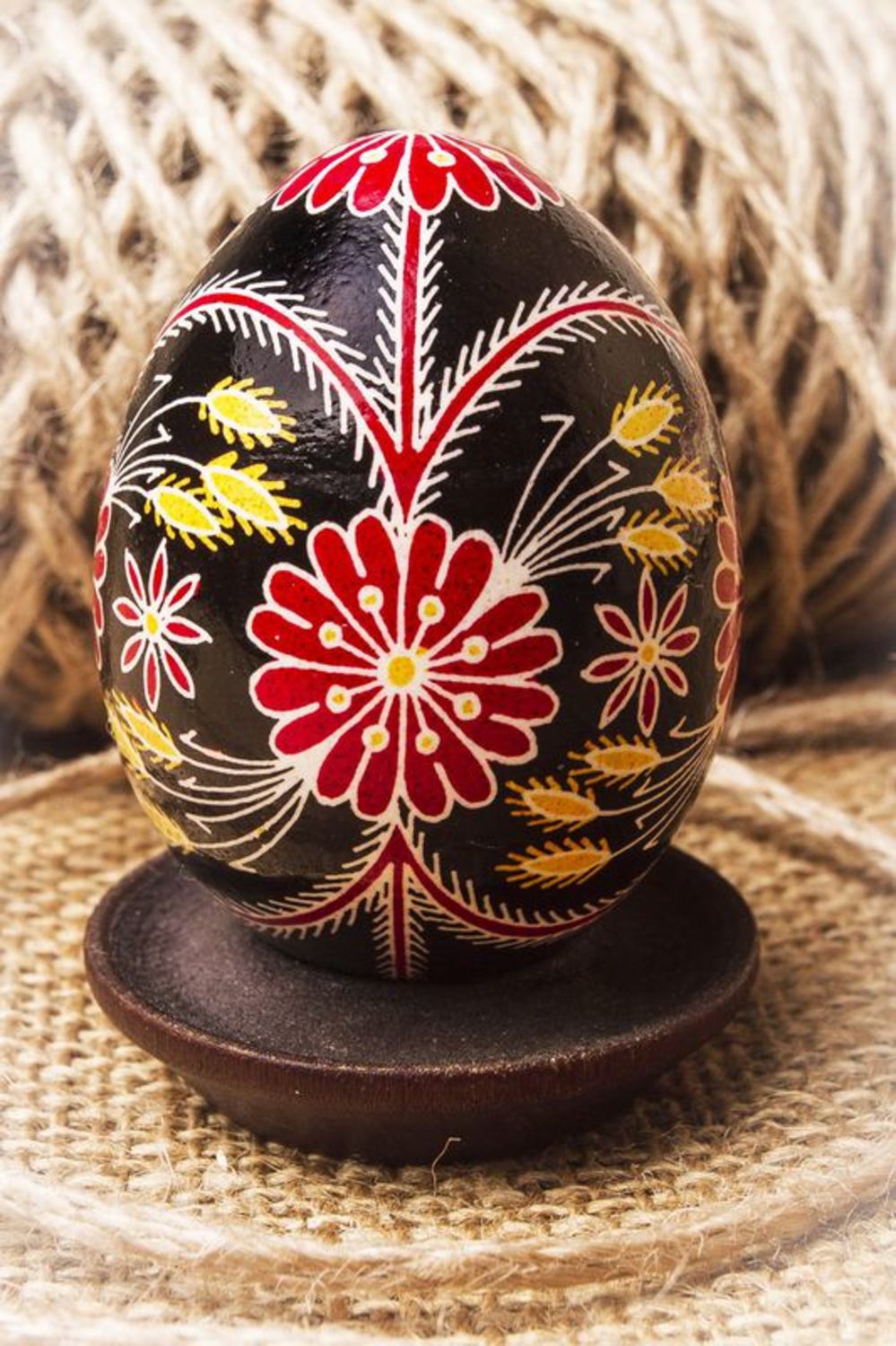 Pysanka with floral ornament photo 1