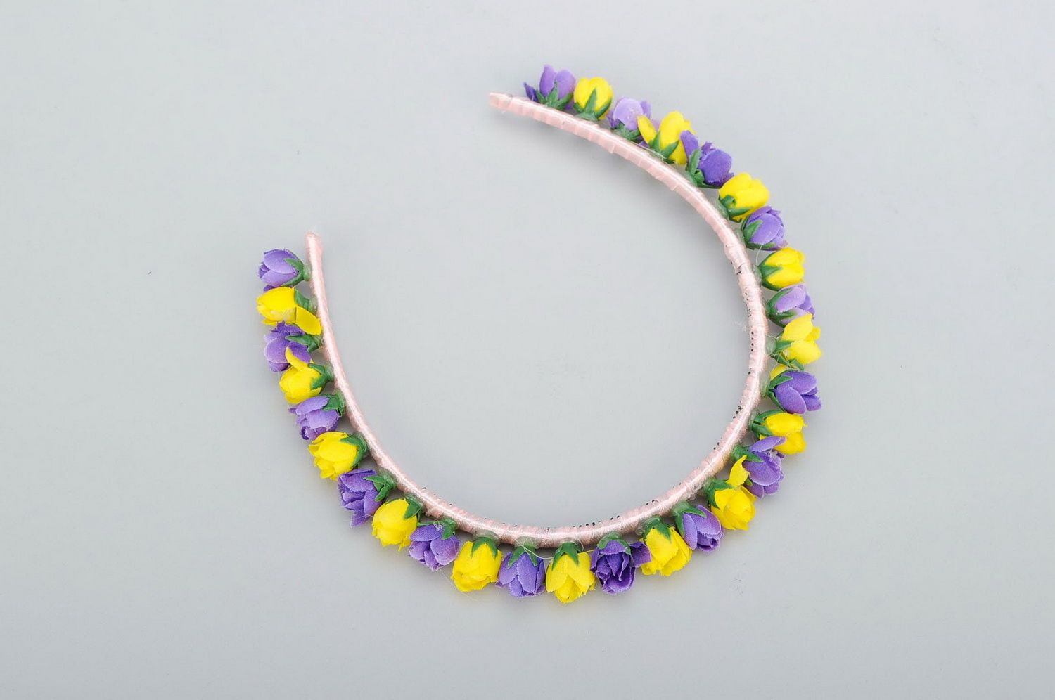 Headband with purple and yellow flowers photo 3