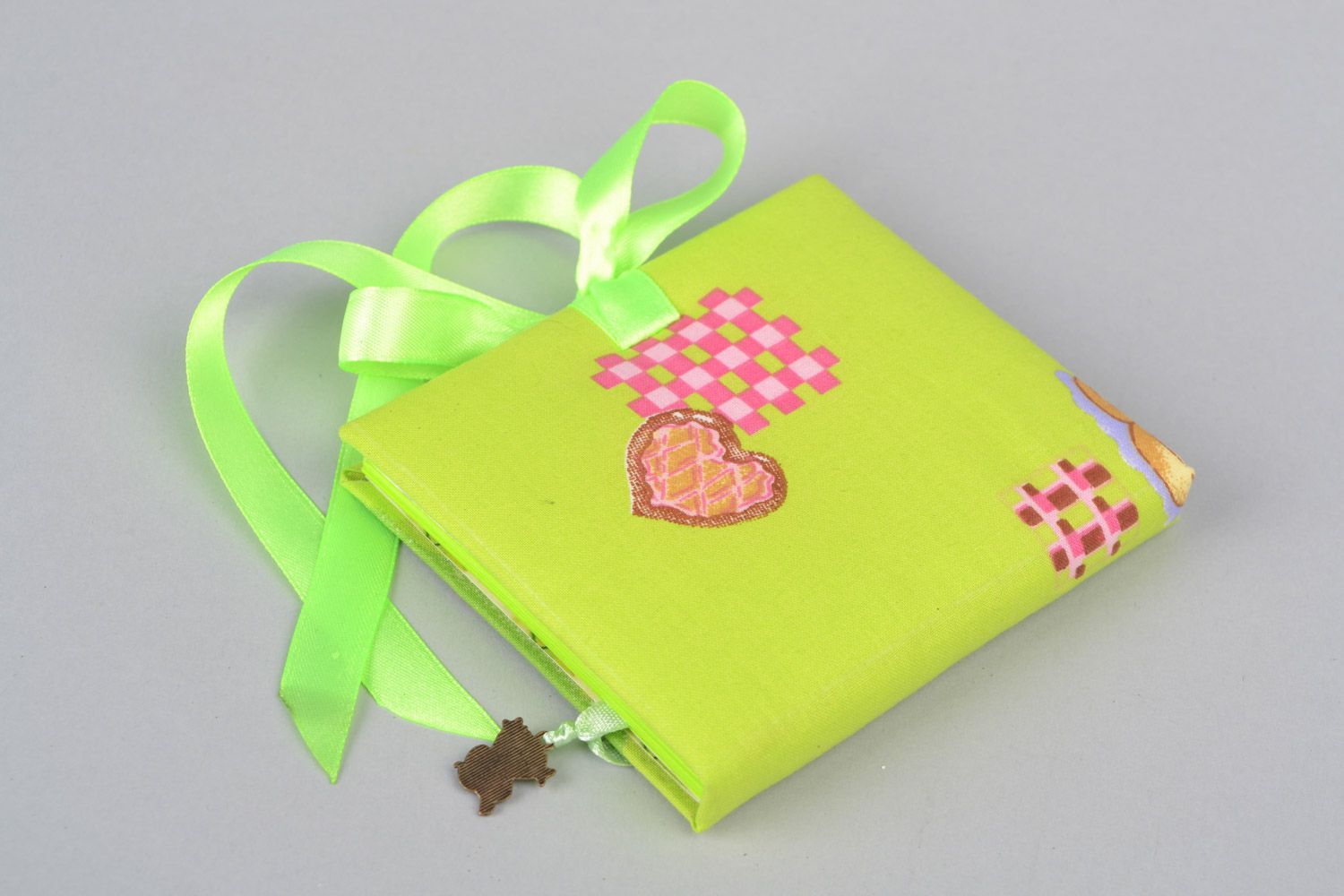Handmade small square notebook with soft green cover with bears and ribbons photo 5