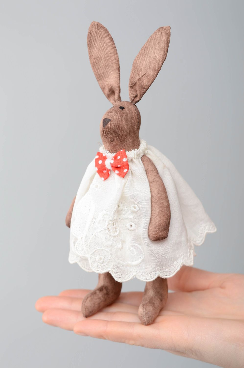 Дизайнерская игрушка мягкая заяц в платье фото 4
