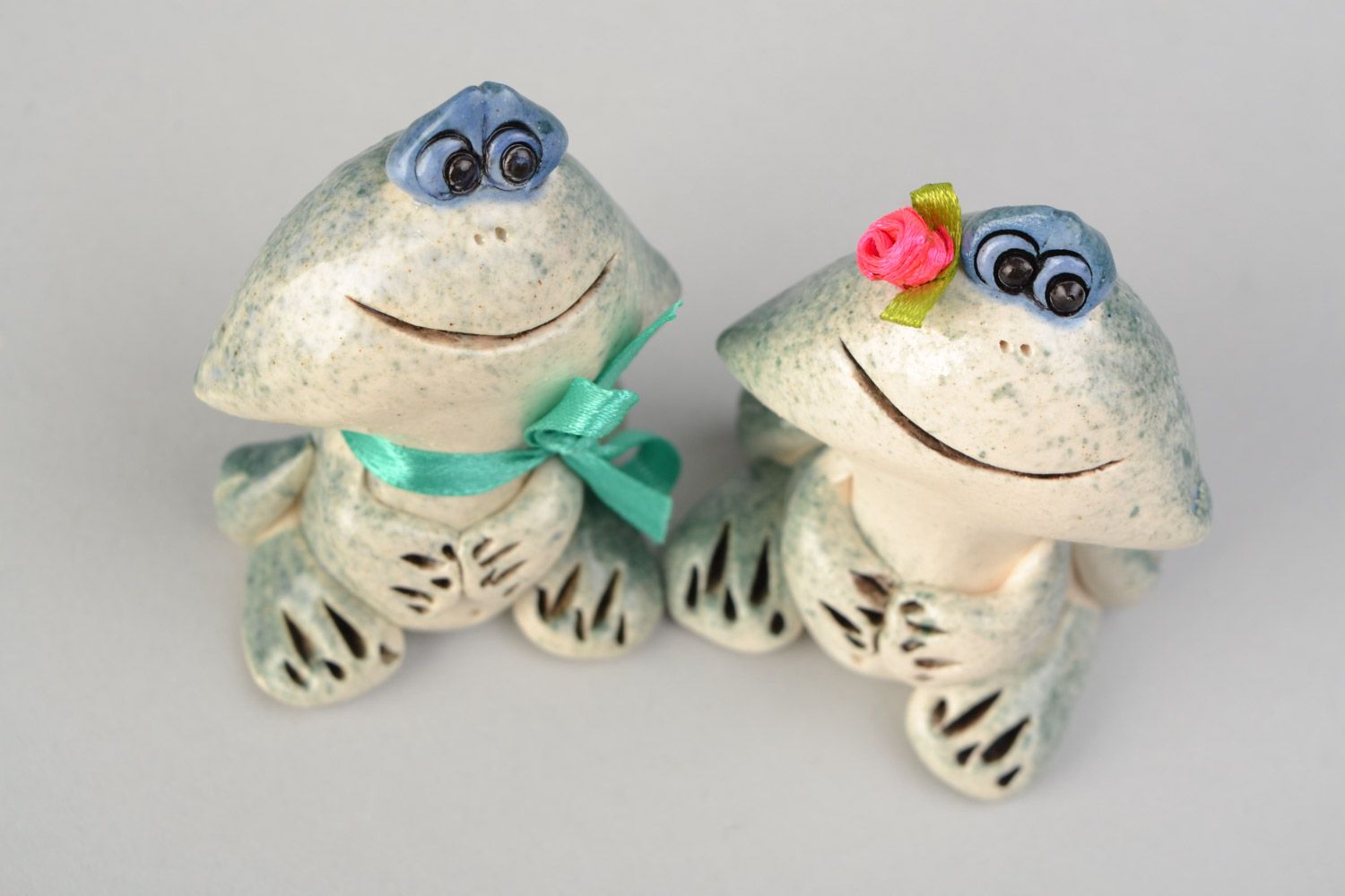 Handmade decorative ceramic painted figurines set of 2 pieces cute frogs home decor photo 3