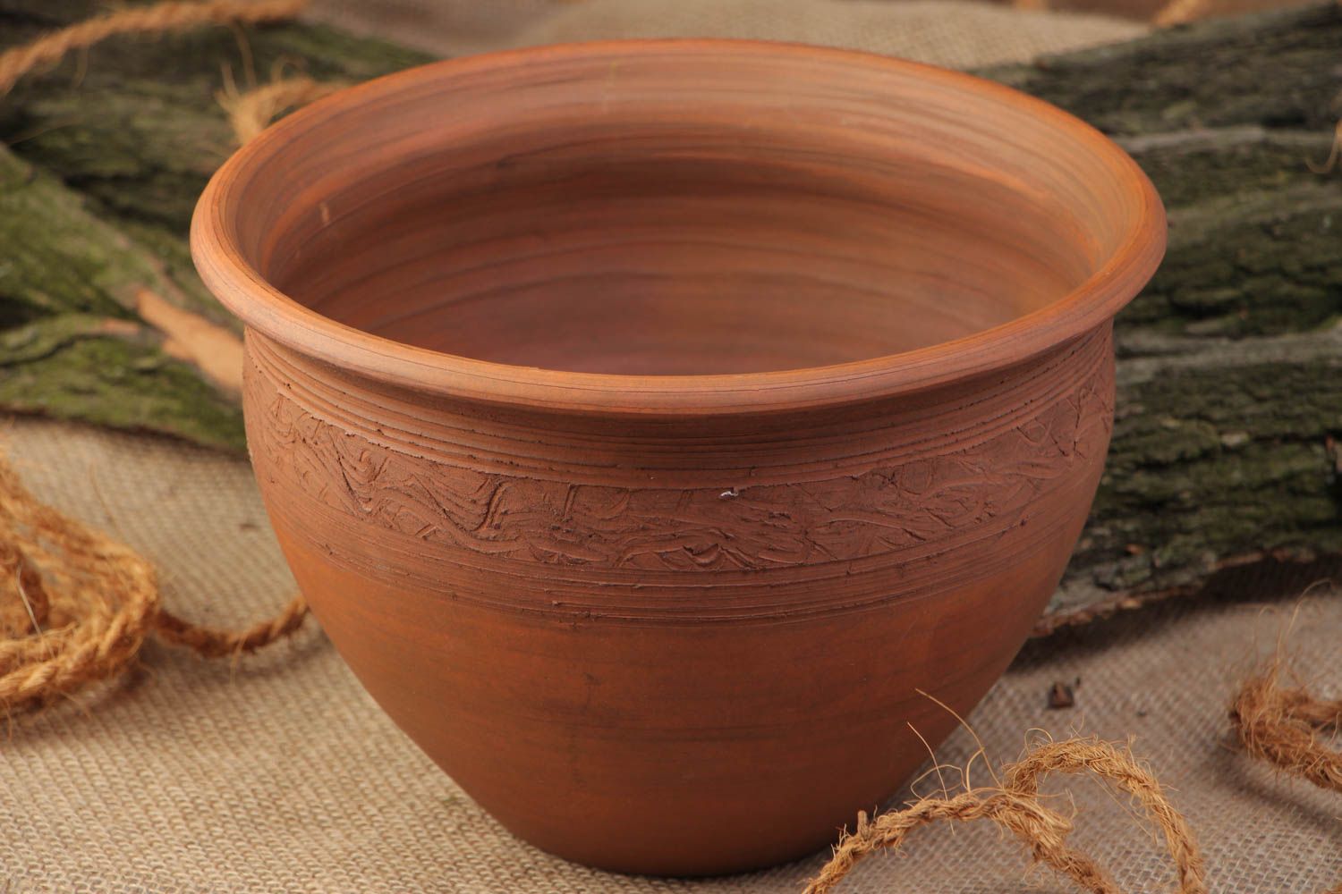Large handmade clay pot kilned with milk for serving dishes photo 1