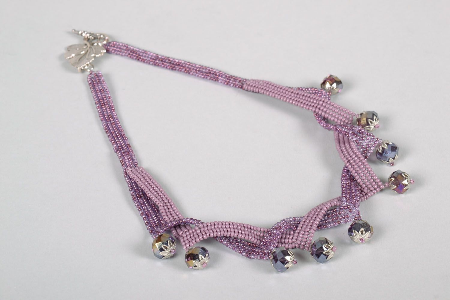 Collar de abalorios de color lila foto 3