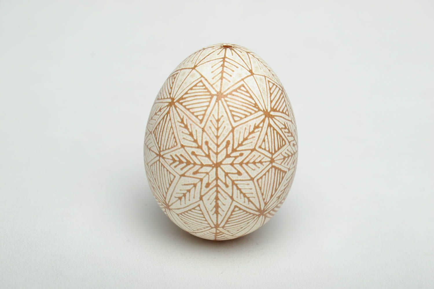 Easter egg made using vinegar etching technique photo 2