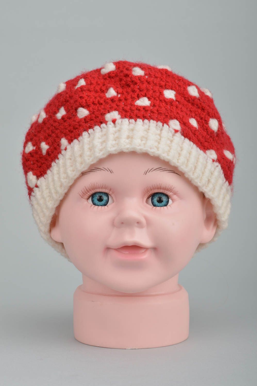 Bonnet rouge fait main Chapeau bébé fille Accessoires tricot au crochet Fraise photo 3