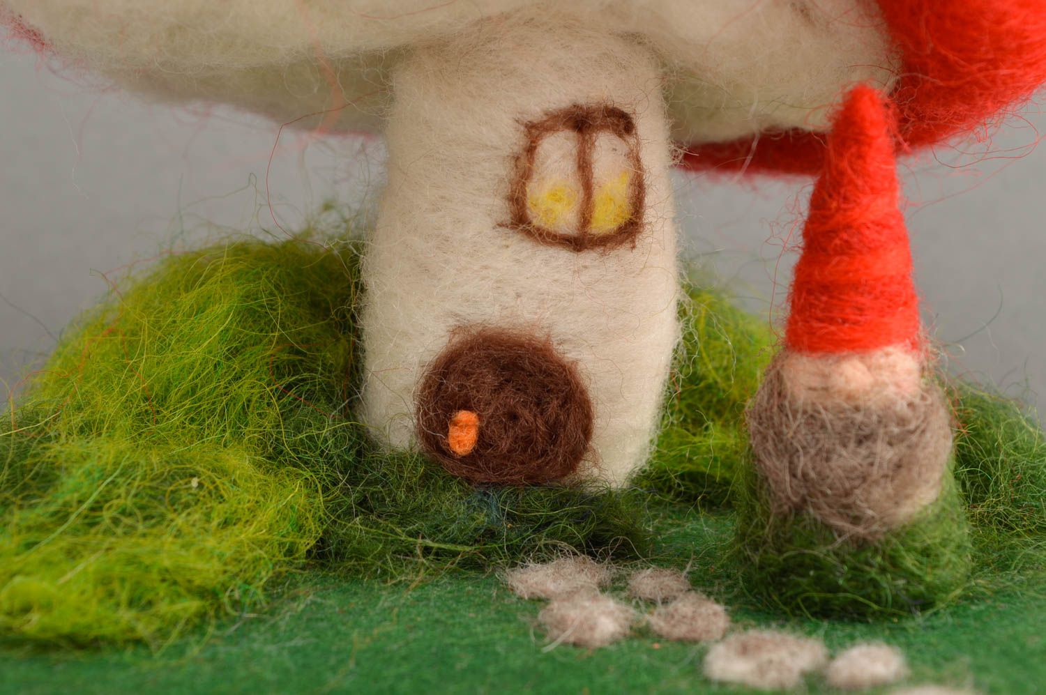 Peluche en laine feutrée Jouet fait main gnome sous champignon Cadeau enfant photo 5