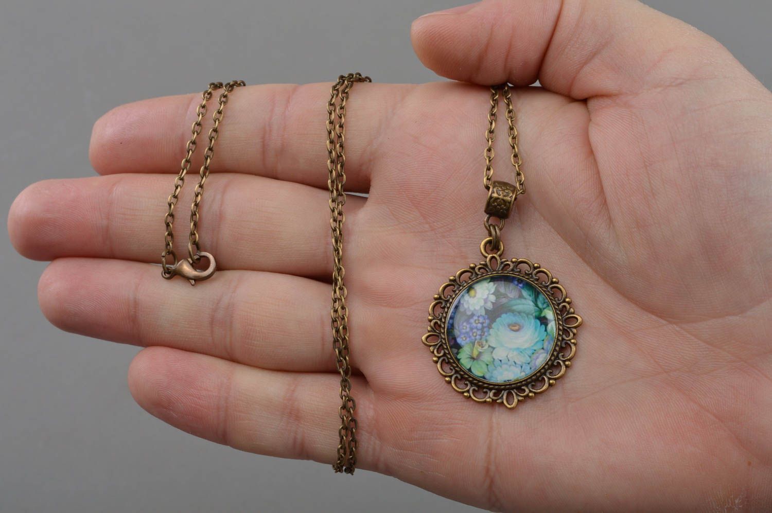 Handmade round decoupage epoxy resin neck pendant in vintage style with chain photo 4