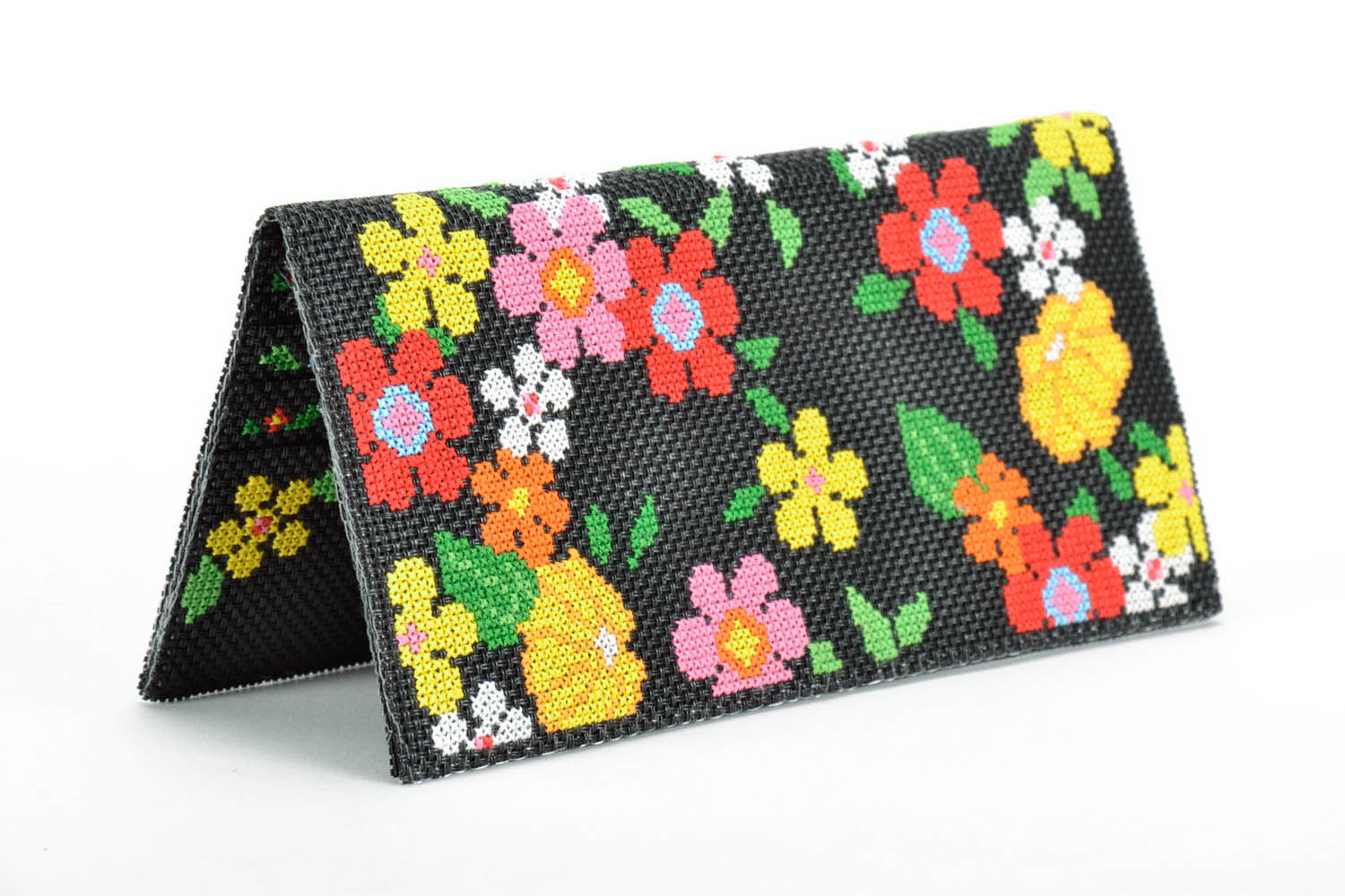 Embroidered wallet-clutch photo 3