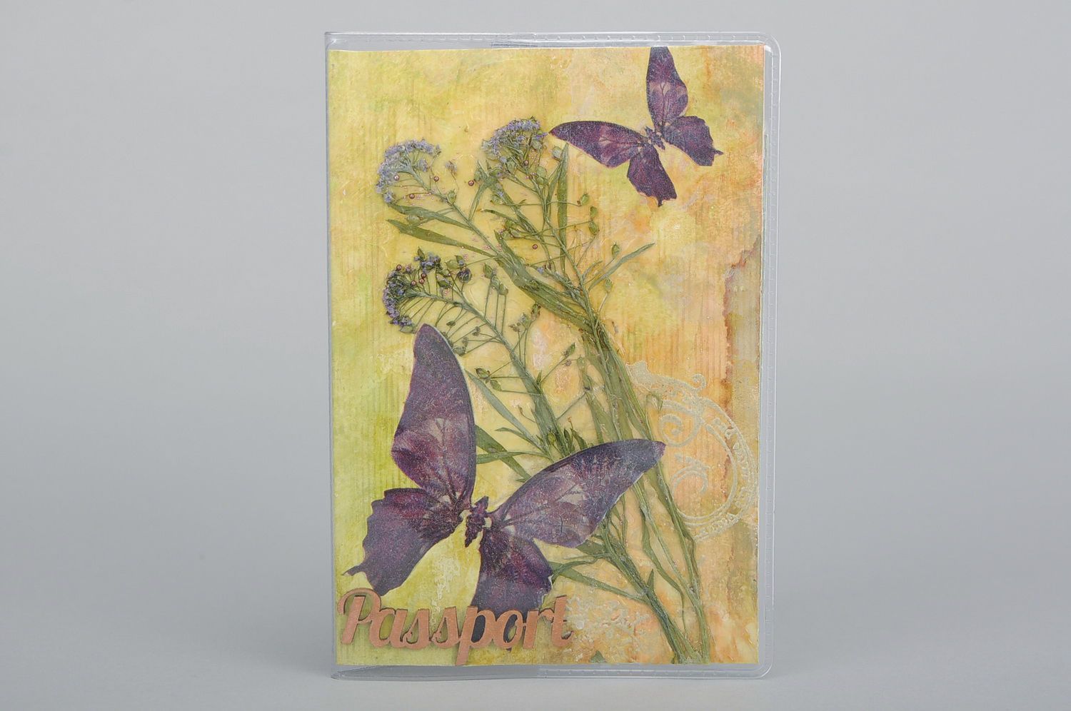 Couverture de passeport avec fleurs séchées 'Papillons' photo 1