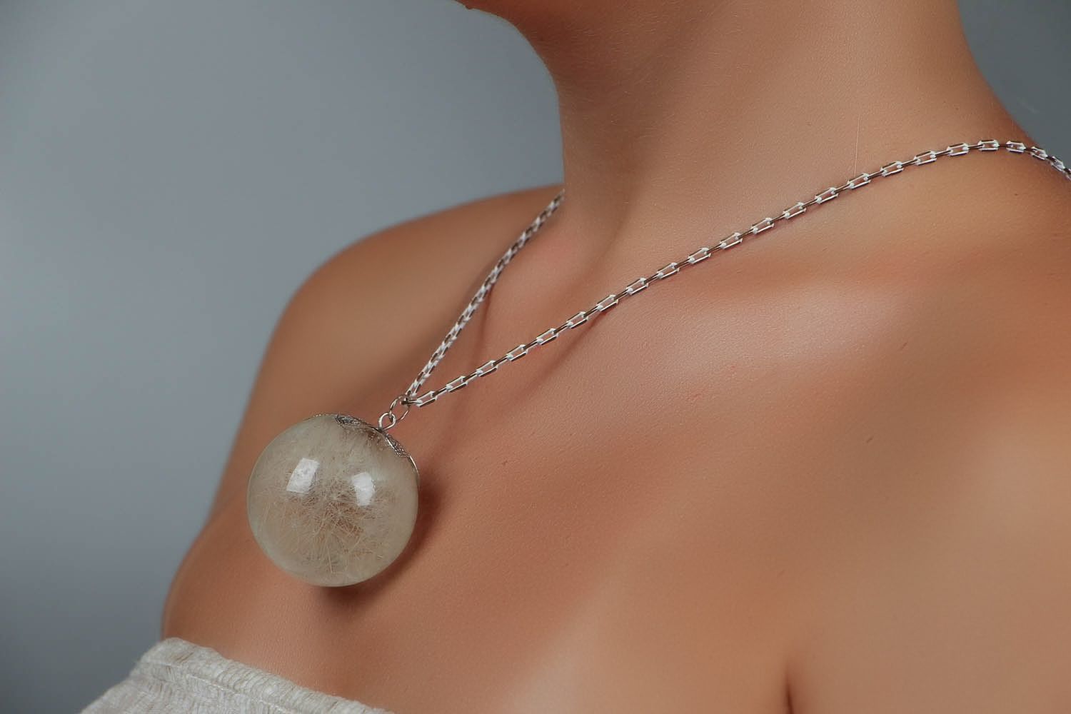 Large pendant with dandelion coated with epoxy photo 5