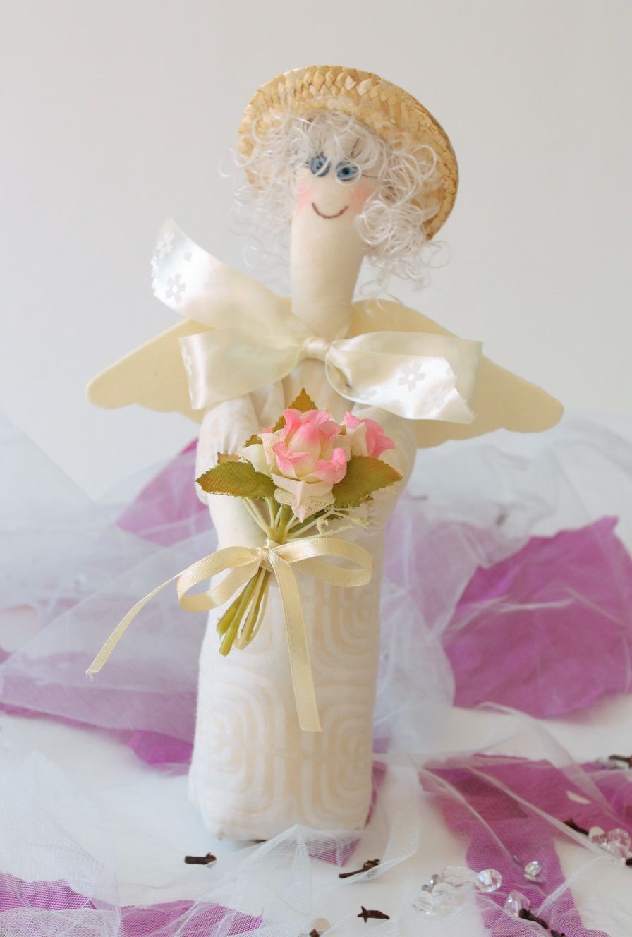 Boneca de tecido Anjo com flores foto 1