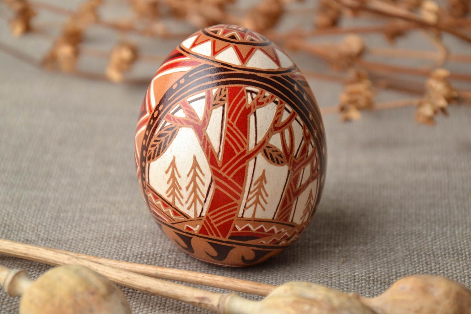 Oeuf de Pâques décoratif fait main original avec peinture traditionnelle photo 1