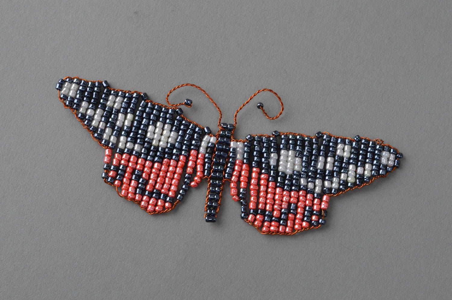 Aimant de réfrigérateur papillon en perles de rocaille fait main noir et rouge photo 2